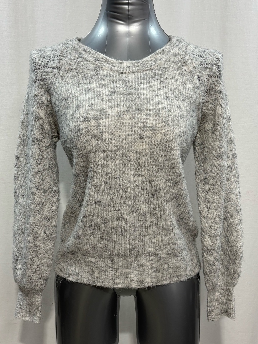 Heartloom Heathered Gray Cable-Sleeve Crew Sweater Small 436 comfort soft work